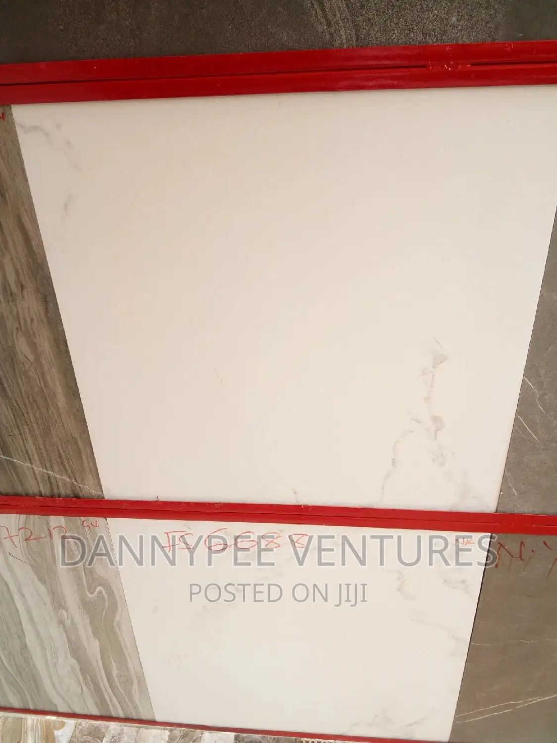 China Grade 1 Tiles Only