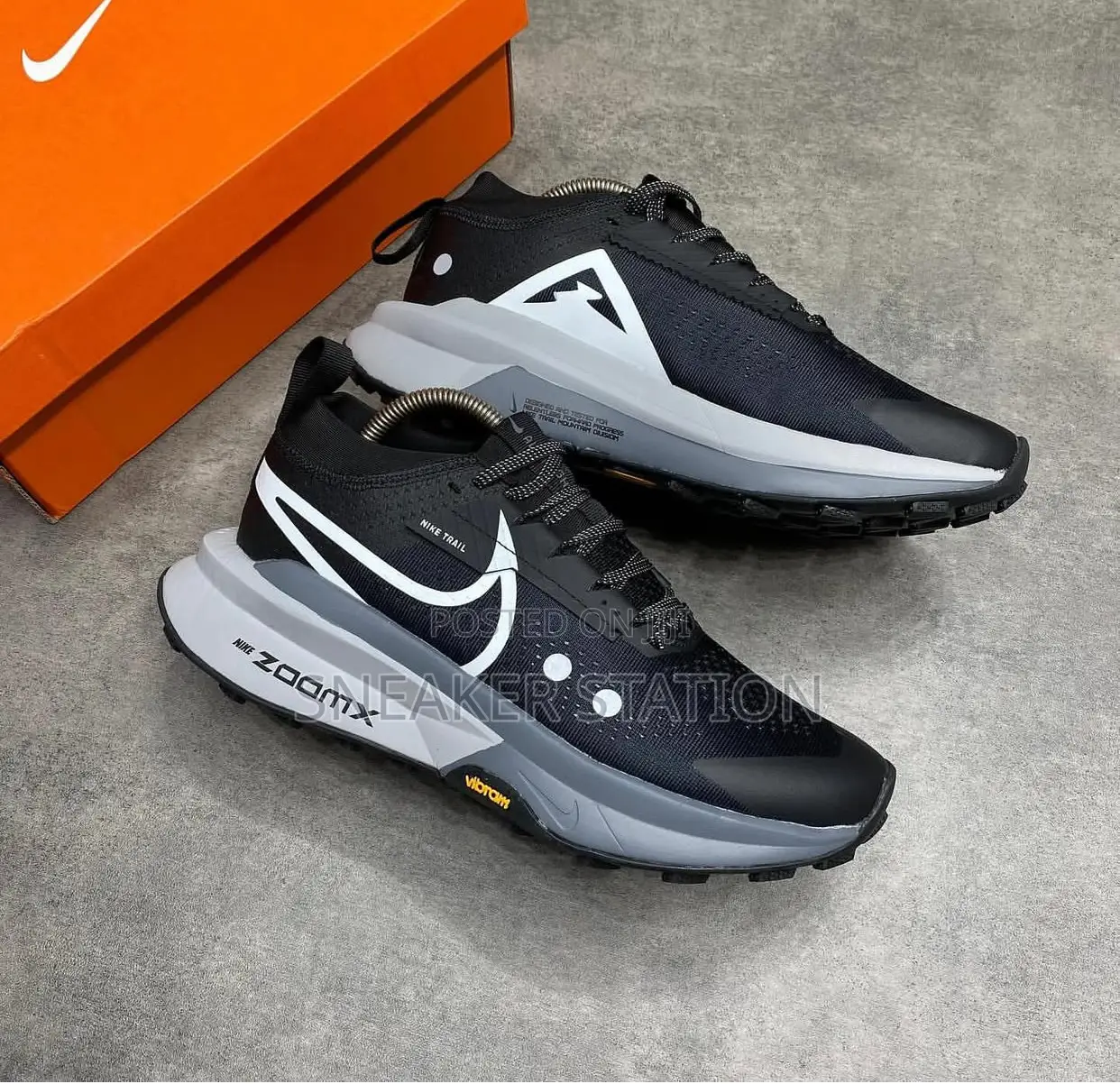 Nike Pegasus Trail Sneakers