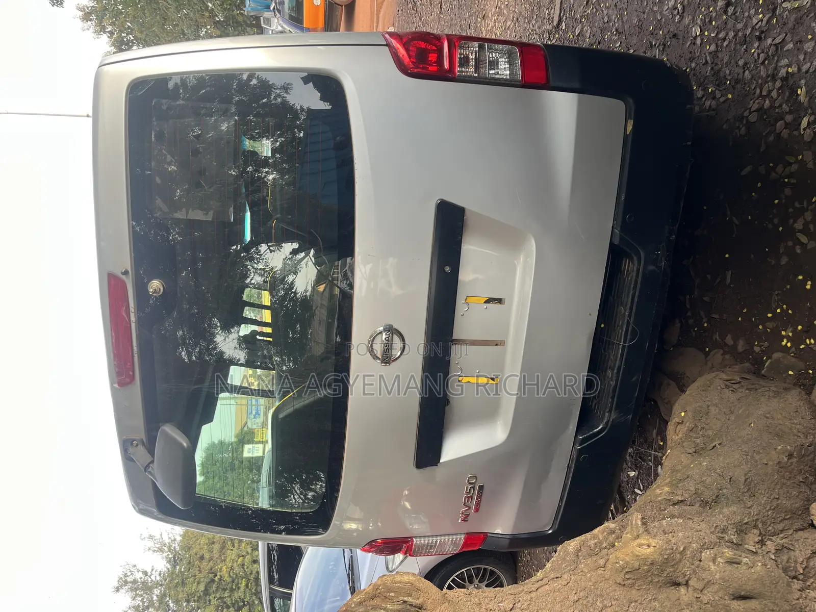 Nissan Caravan (Urvan) 2015 Silver
