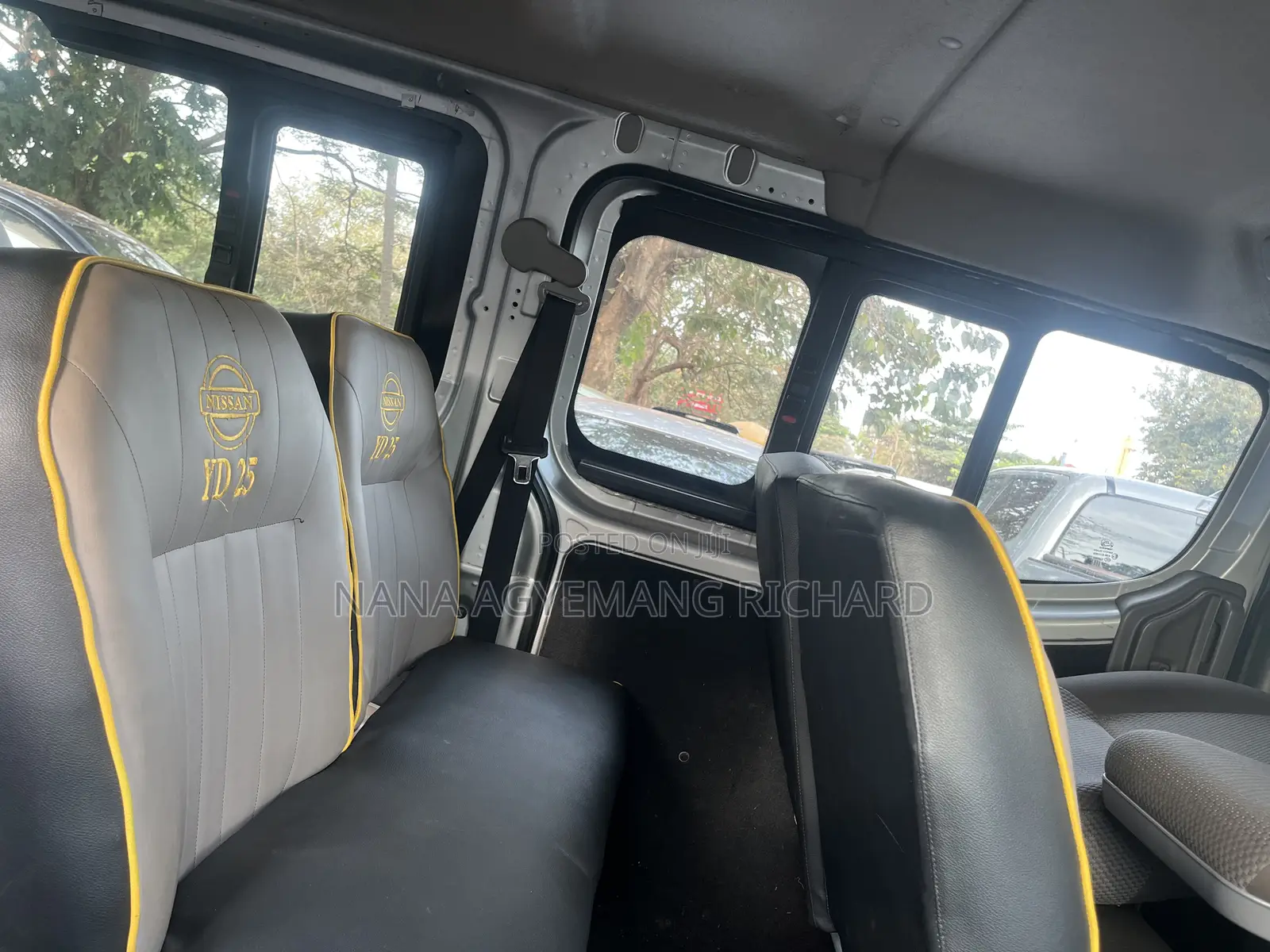 Nissan Caravan (Urvan) 2015 Silver