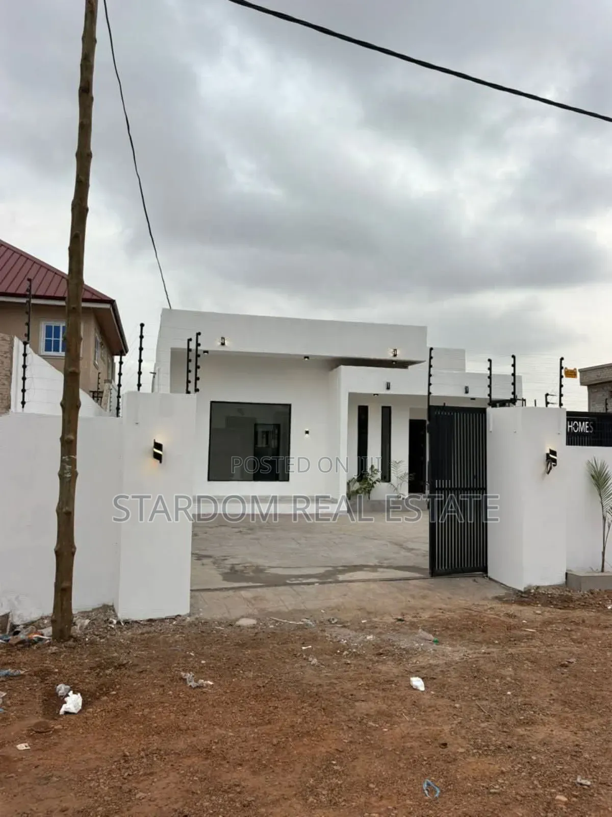 3bdrm Duplex in Lakeside Estate for sale