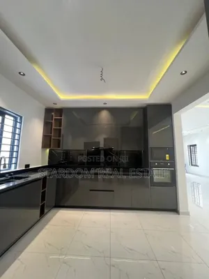 3bdrm Duplex in Lakeside Estate for sale