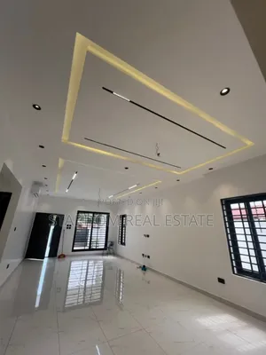 3bdrm Duplex in Lakeside Estate for sale