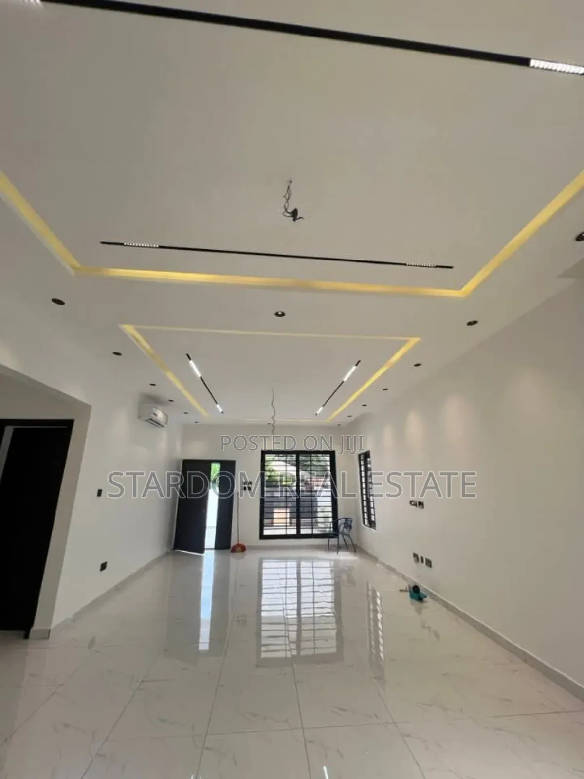 3bdrm Duplex in Lakeside Estate for sale