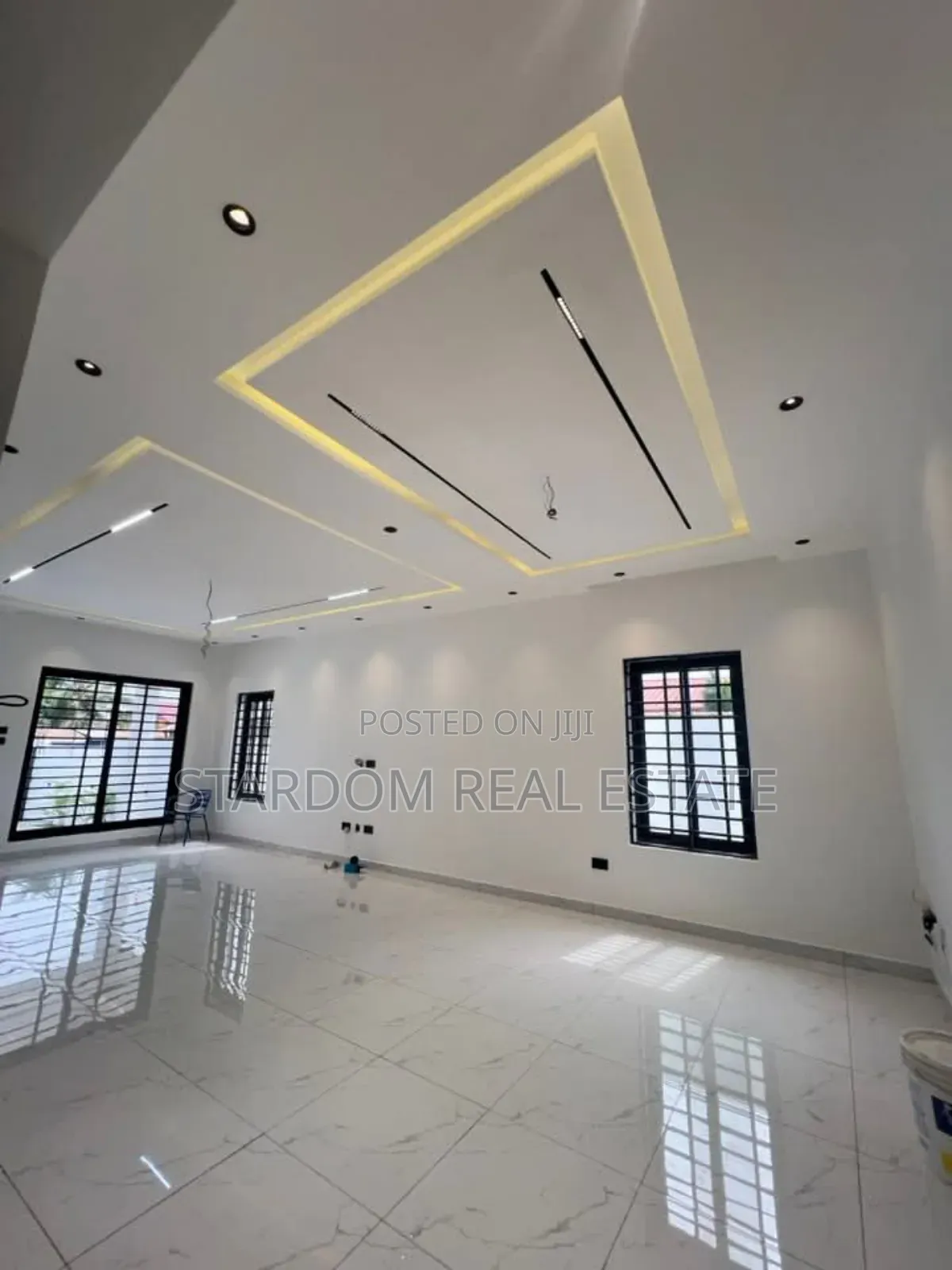 3bdrm Duplex in Lakeside Estate for sale