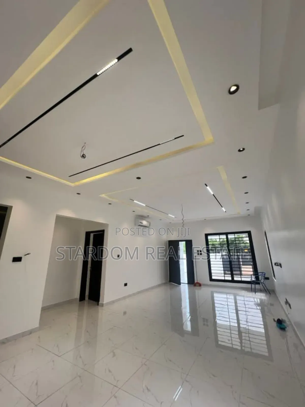 3bdrm Duplex in Lakeside Estate for sale