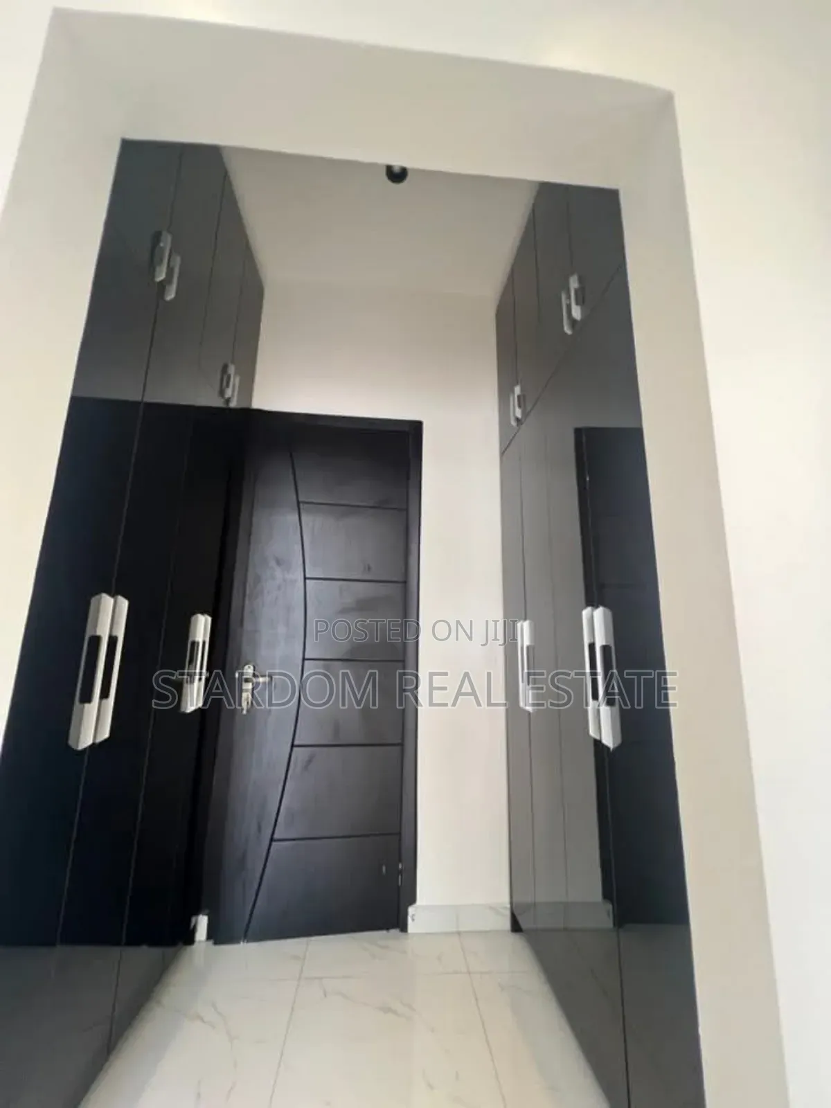 3bdrm Duplex in Lakeside Estate for sale