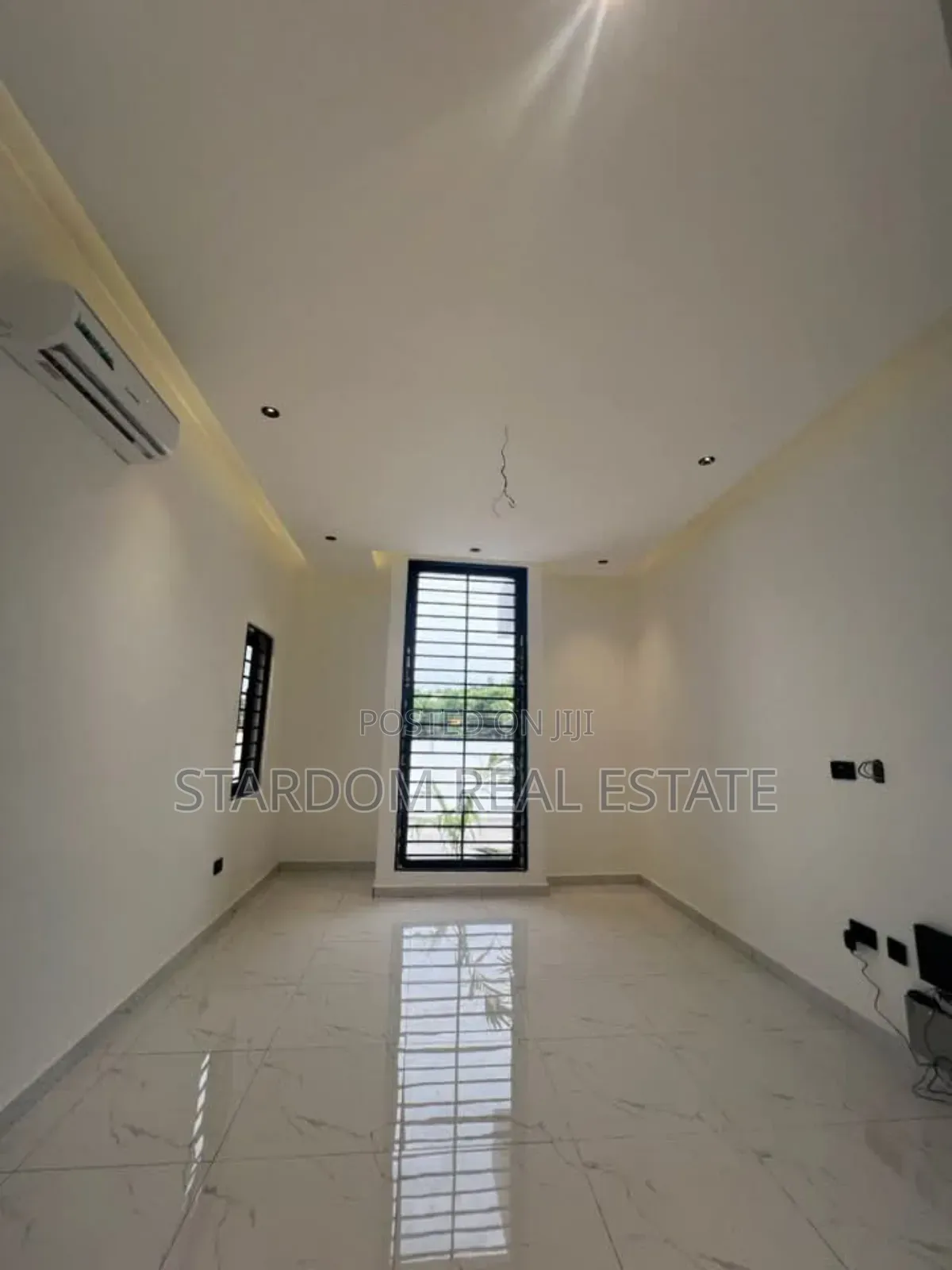 3bdrm Duplex in Lakeside Estate for sale