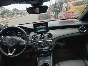 Mercedes-Benz C250 2018 Red
