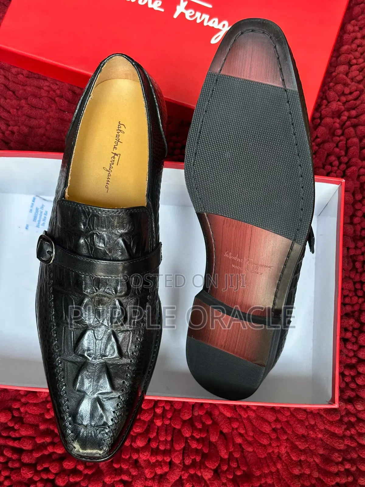 Luxurious and Distinctive Pair of Black Leather Ferragamo Loafer