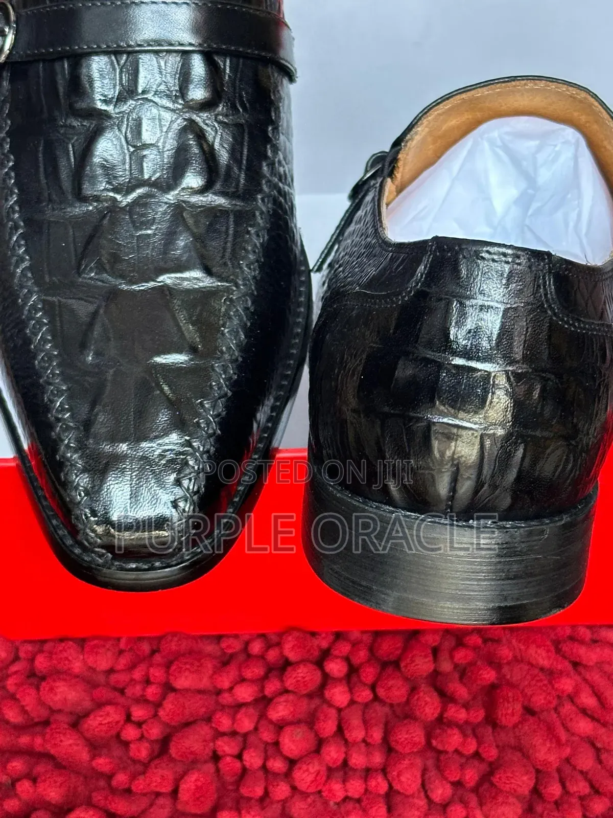 Luxurious and Distinctive Pair of Black Leather Ferragamo Loafer