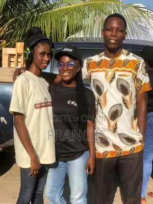 Typist and Graphic Designer in Tema