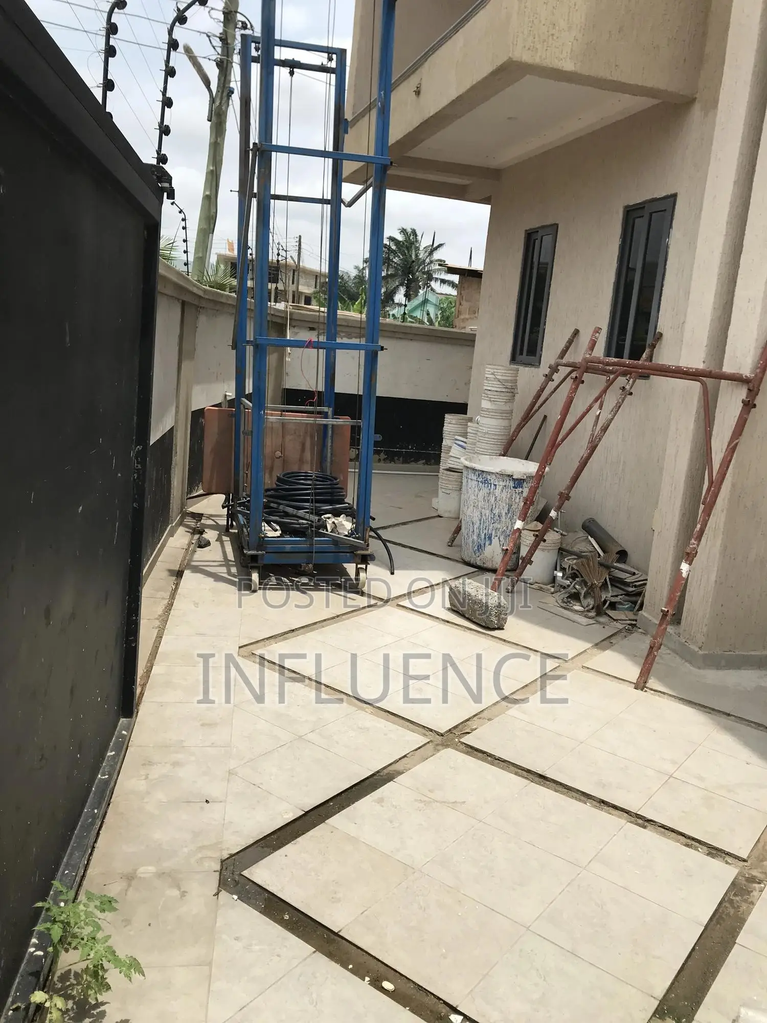 3bdrm House in American House Area, East Legon for sale
