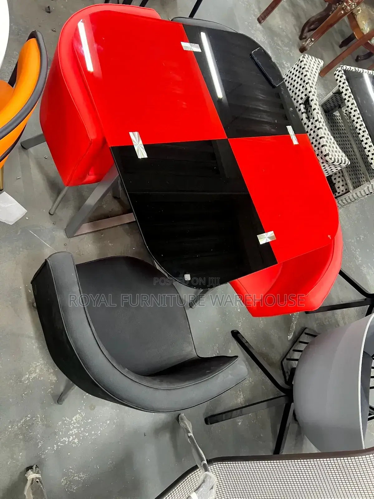 Red and Black Design Finish Tempered Glass Dining Set