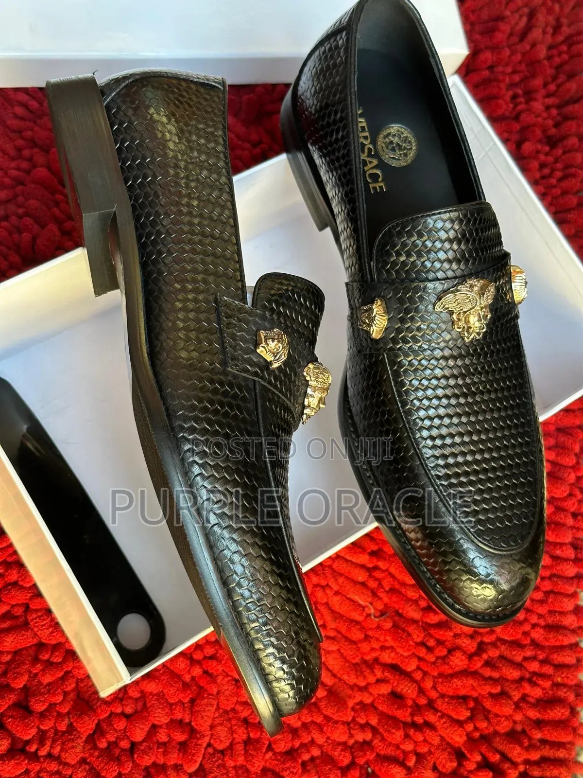 Solid Glossy High-End Versace Loafer