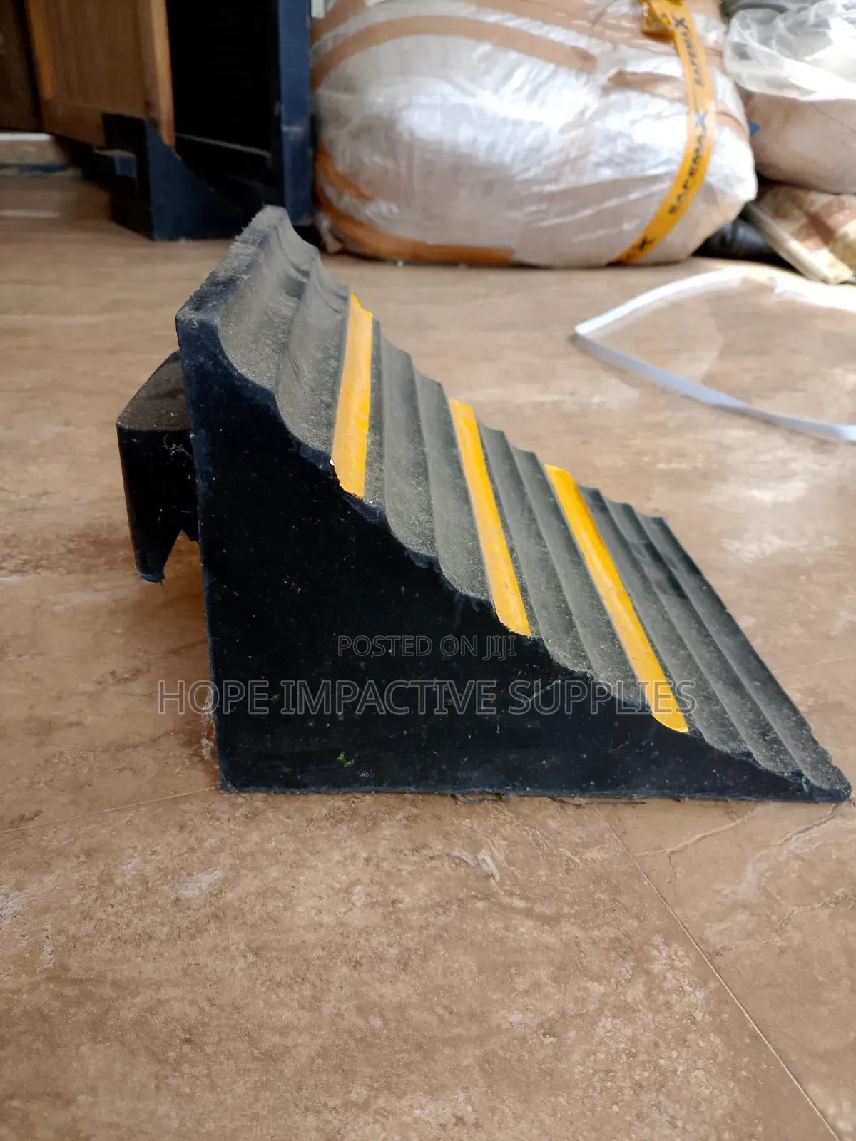 Heavy Duty Wheel Chock - Black.