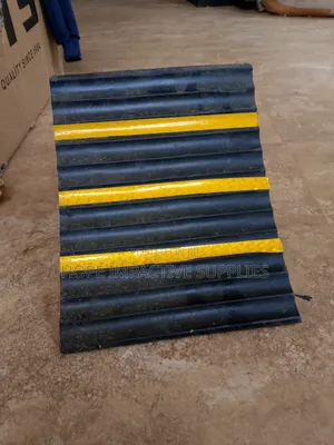 Heavy Duty Wheel Chock - Black.
