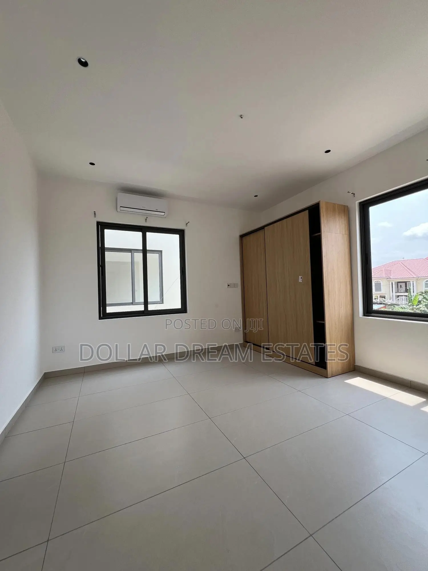 5bdrm House in Adjiriganor for sale