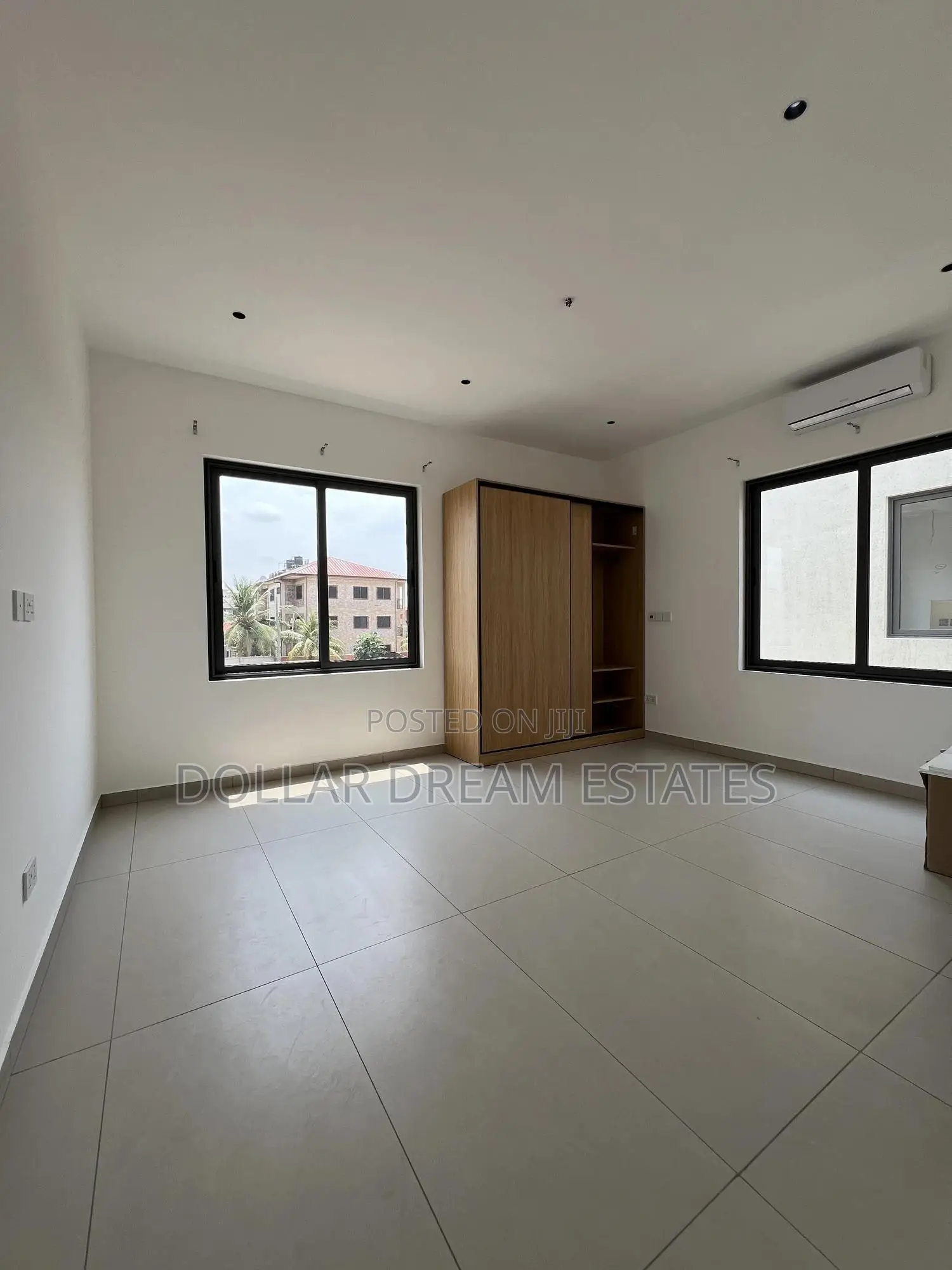 5bdrm House in Adjiriganor for sale