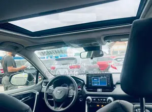 Toyota RAV4 XLE Premium 2021 Black