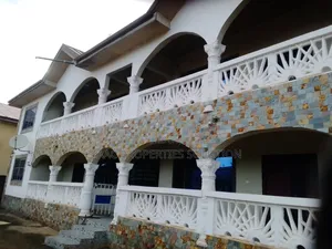 8bdrm Block of Flats in Isaac Properties, Takoradi for sale