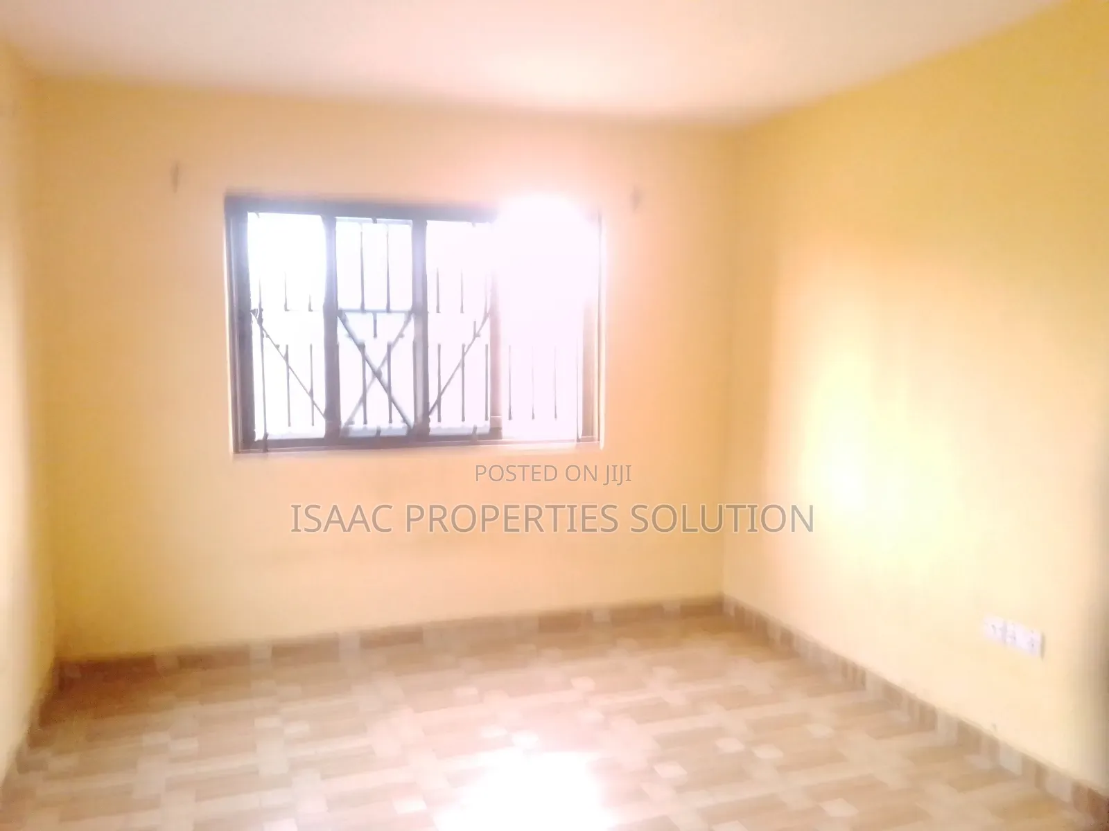 8bdrm Block of Flats in Isaac Properties, Takoradi for sale
