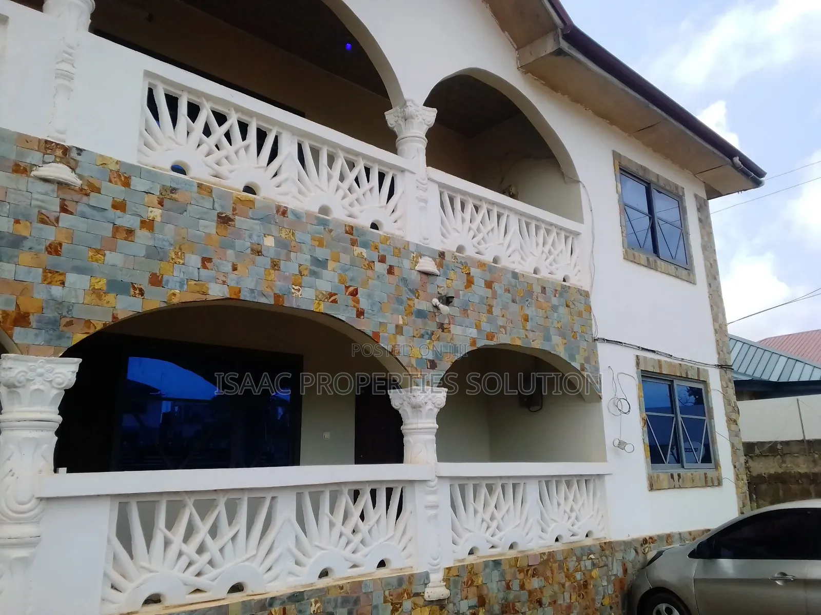 8bdrm Block of Flats in Isaac Properties, Takoradi for sale