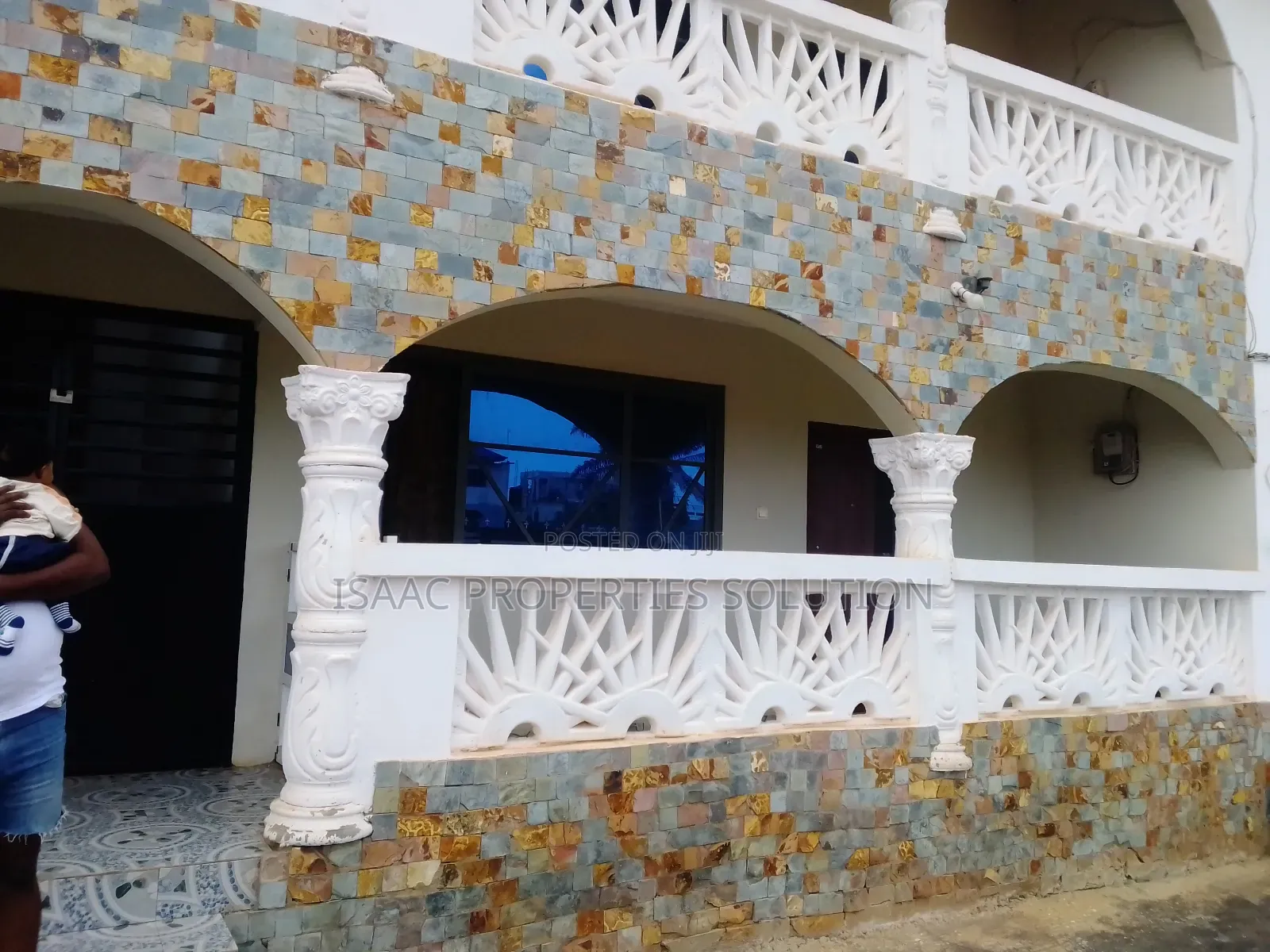 8bdrm Block of Flats in Isaac Properties, Takoradi for sale