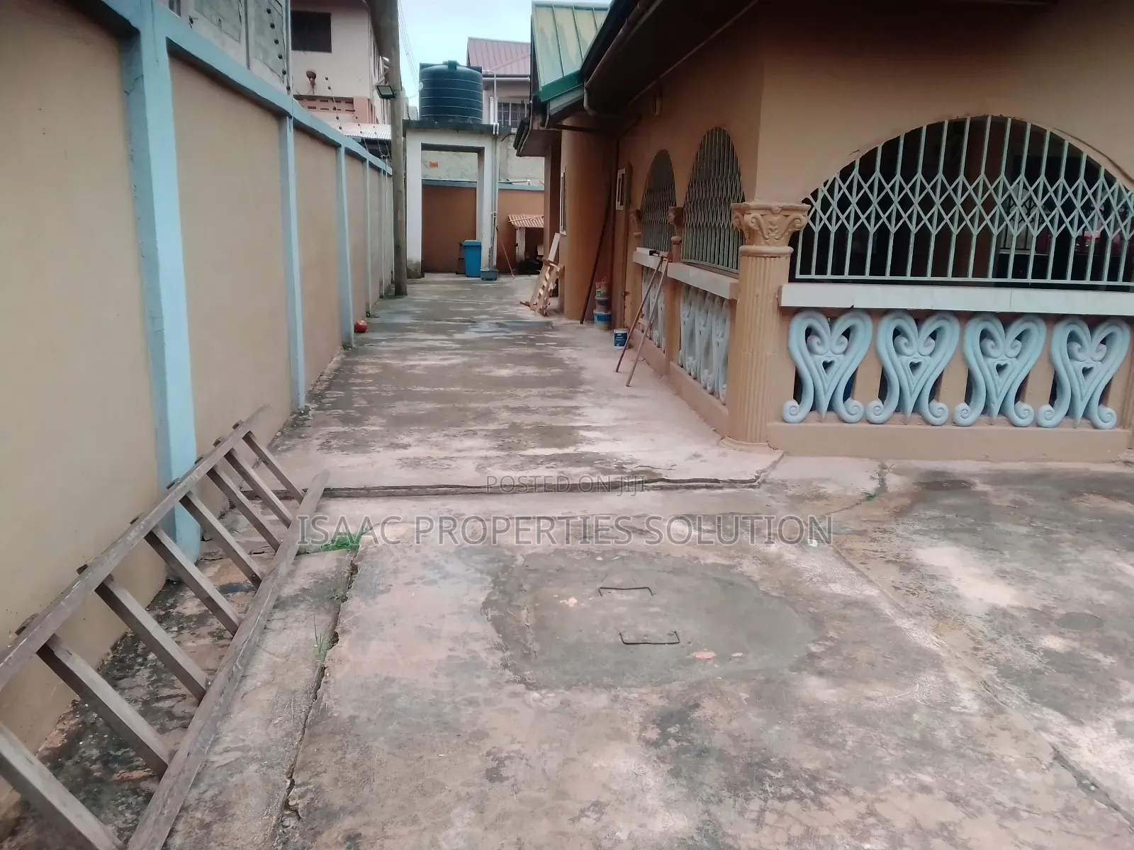 4bdrm House in Isaac Propertes, Takoradi for sale