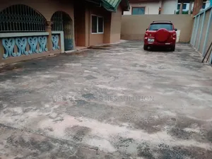 4bdrm House in Isaac Propertes, Takoradi for sale