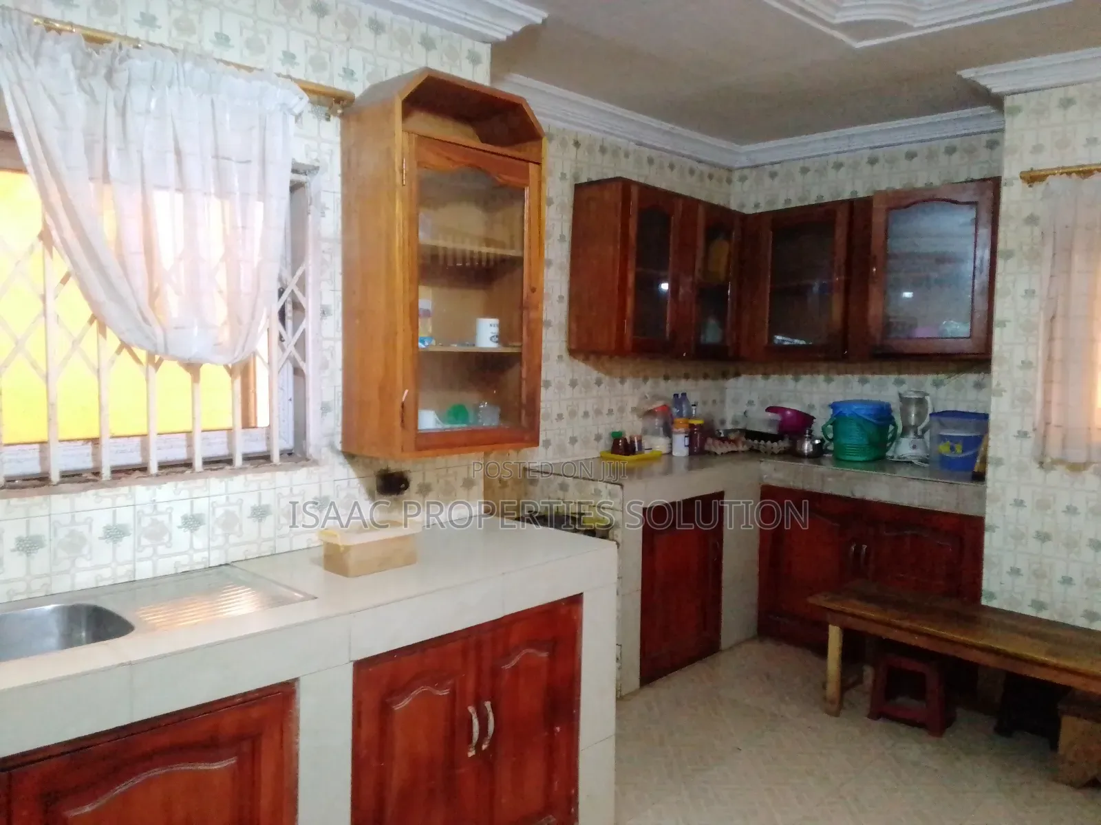 4bdrm House in Isaac Propertes, Takoradi for sale