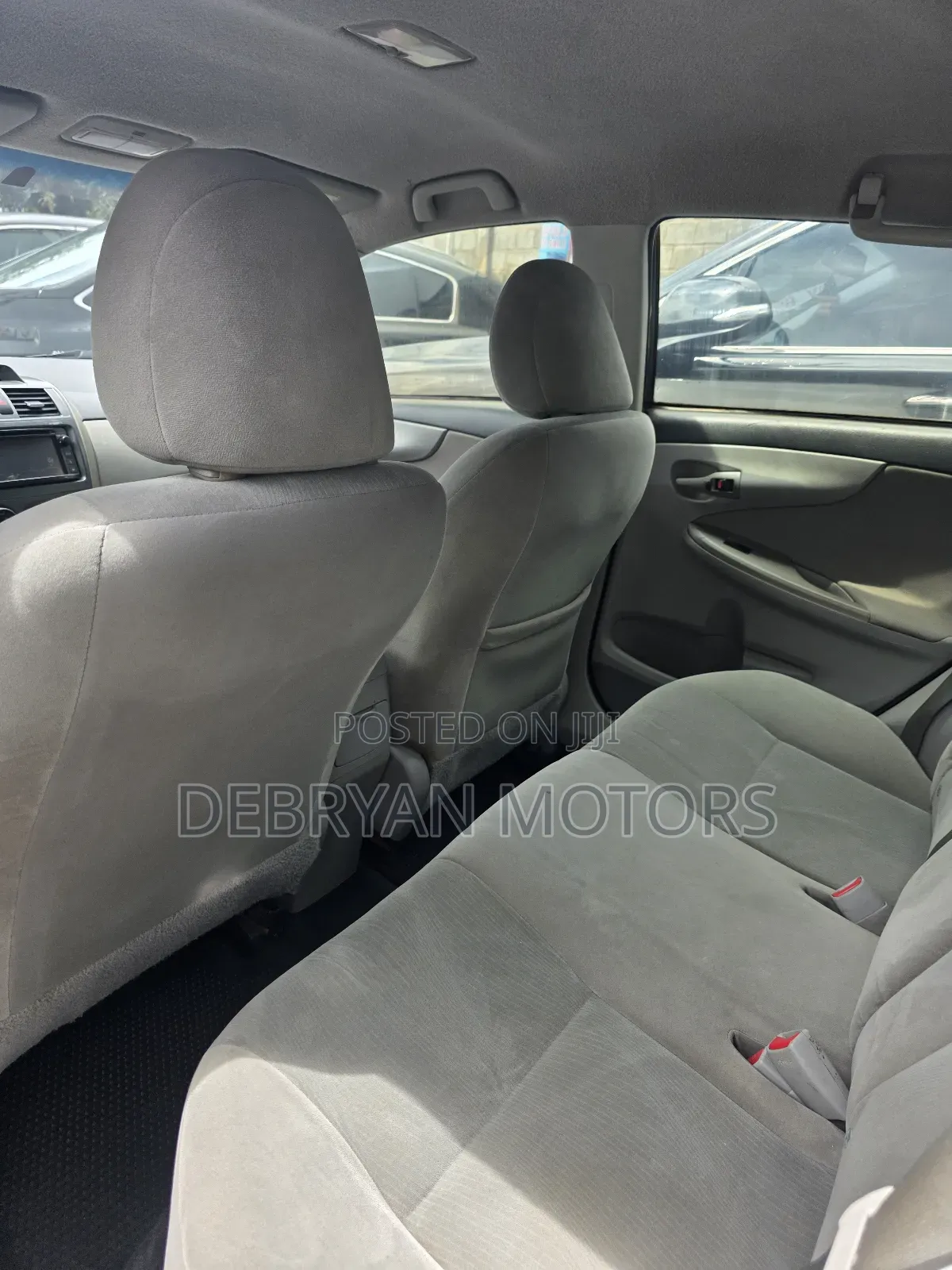 Toyota Corolla LE 4dr Sedan (1.8L 4cyl 4A) 2013 Gray