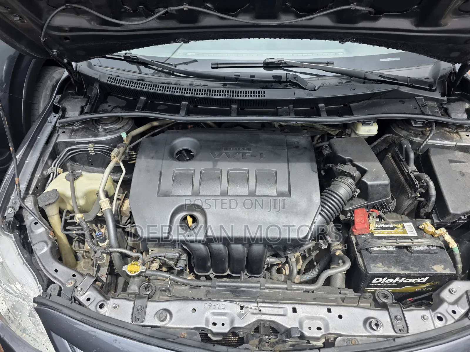 Toyota Corolla LE 4dr Sedan (1.8L 4cyl 4A) 2013 Gray