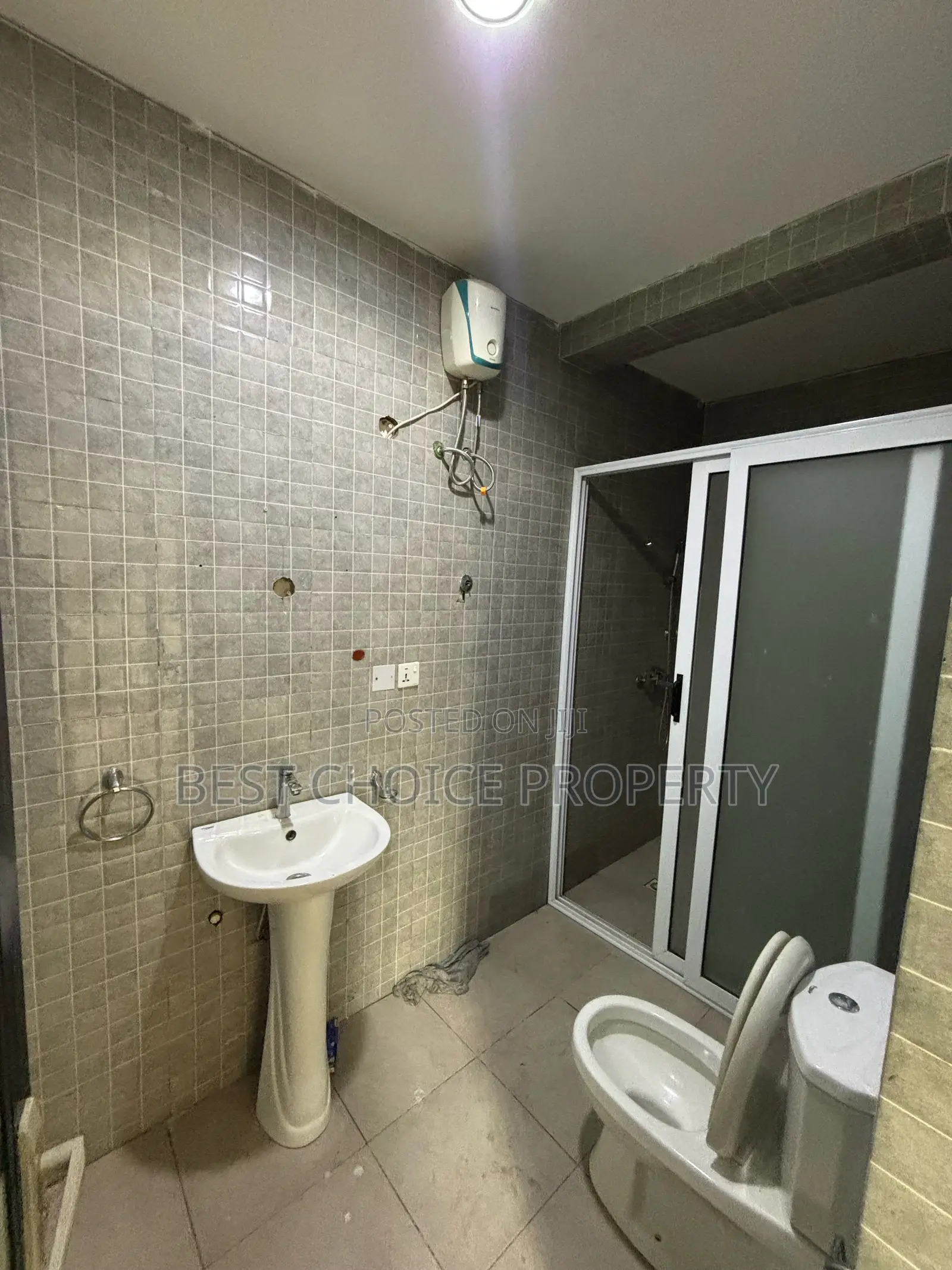 1bdrm Apartment in Community 8, Lake Side Estate for rent