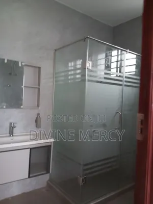 6bdrm Duplex in West Hill Axis, Awutu Senya East Municipal for sale