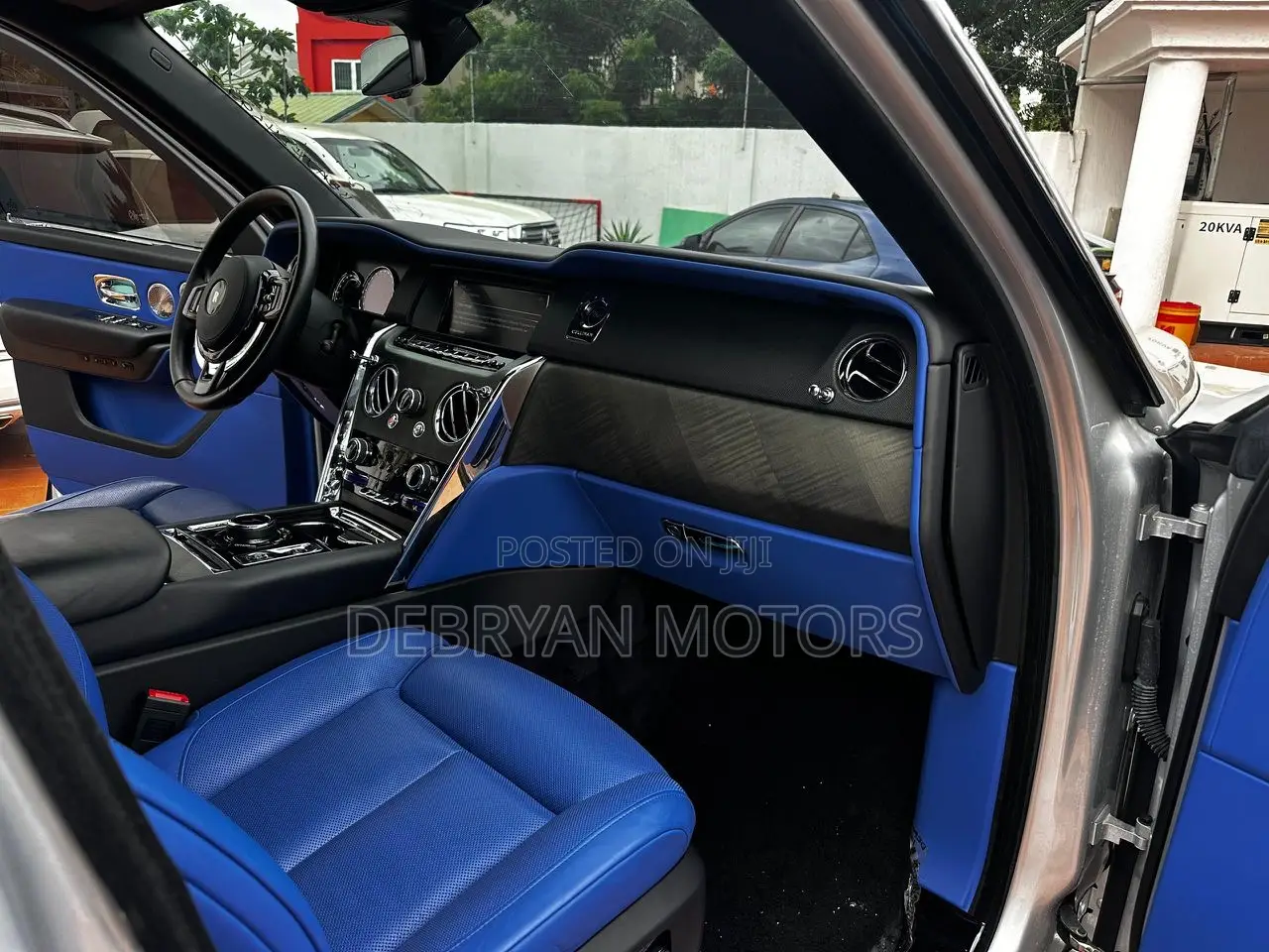 Rolls-Royce Cullinan Base 2020 Silver