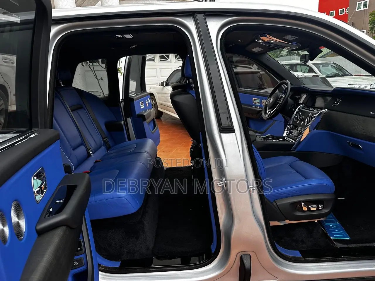 Rolls-Royce Cullinan Base 2020 Silver