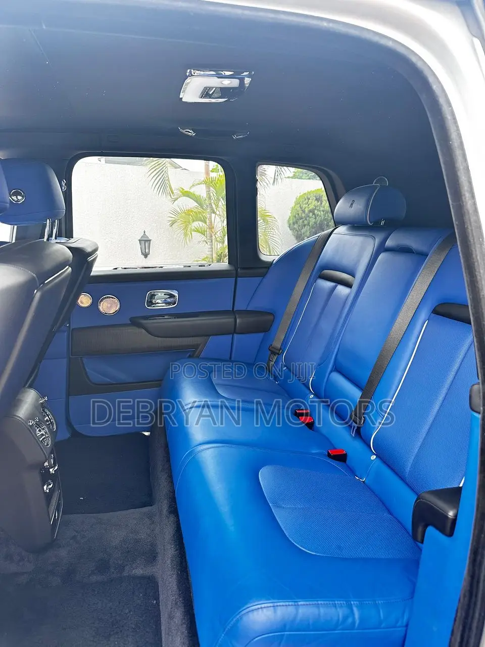 Rolls-Royce Cullinan Base 2020 Silver