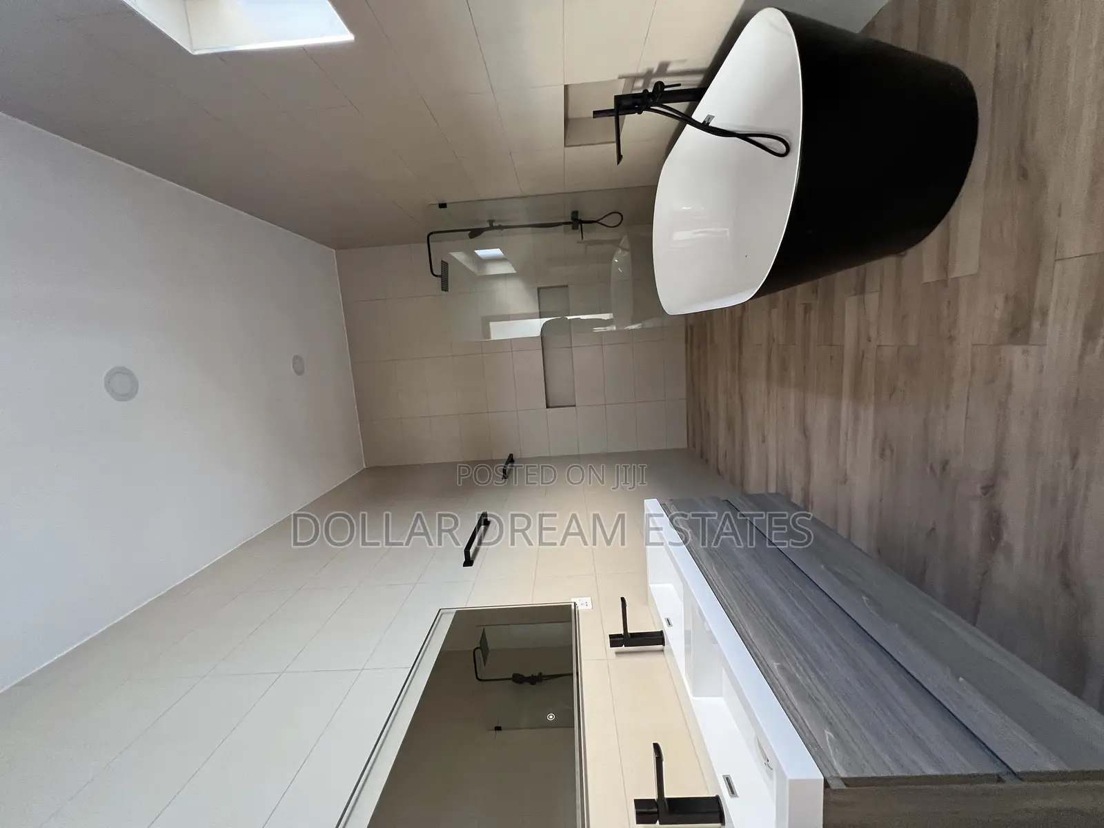 5bdrm House in North Legon for sale