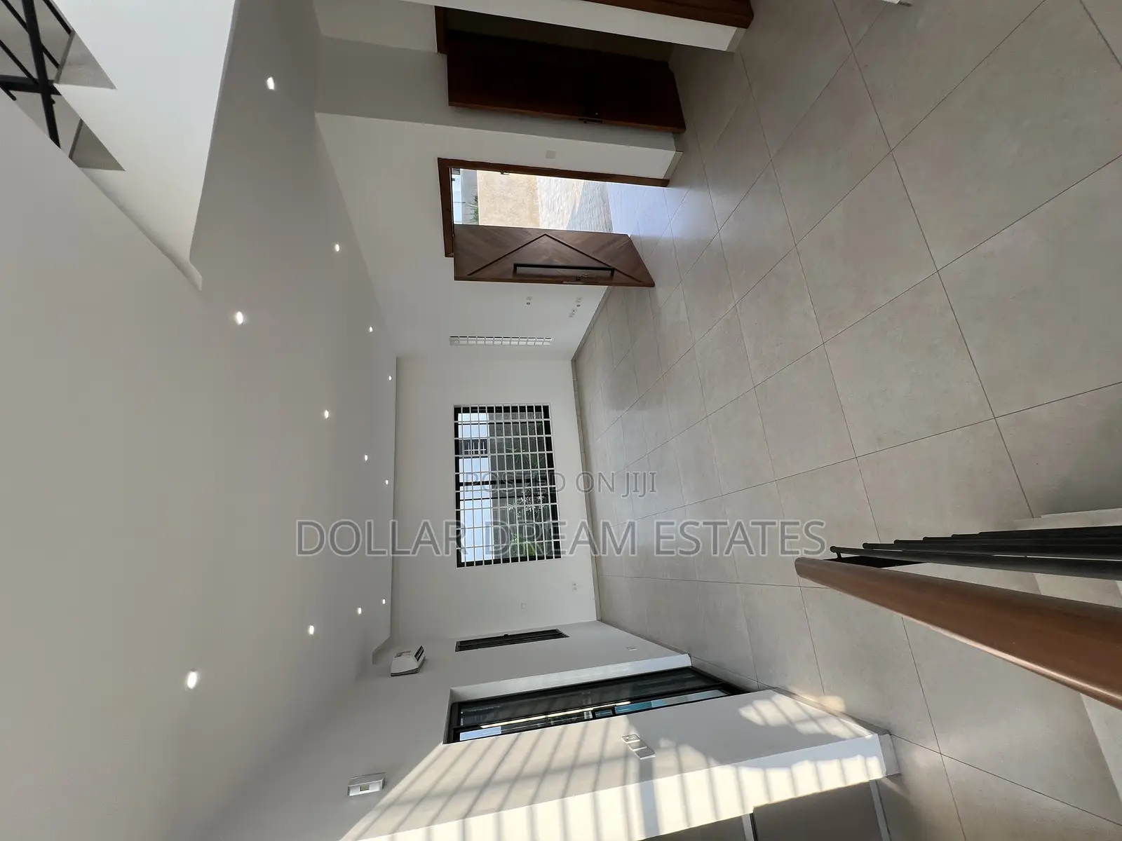 5bdrm House in North Legon for sale