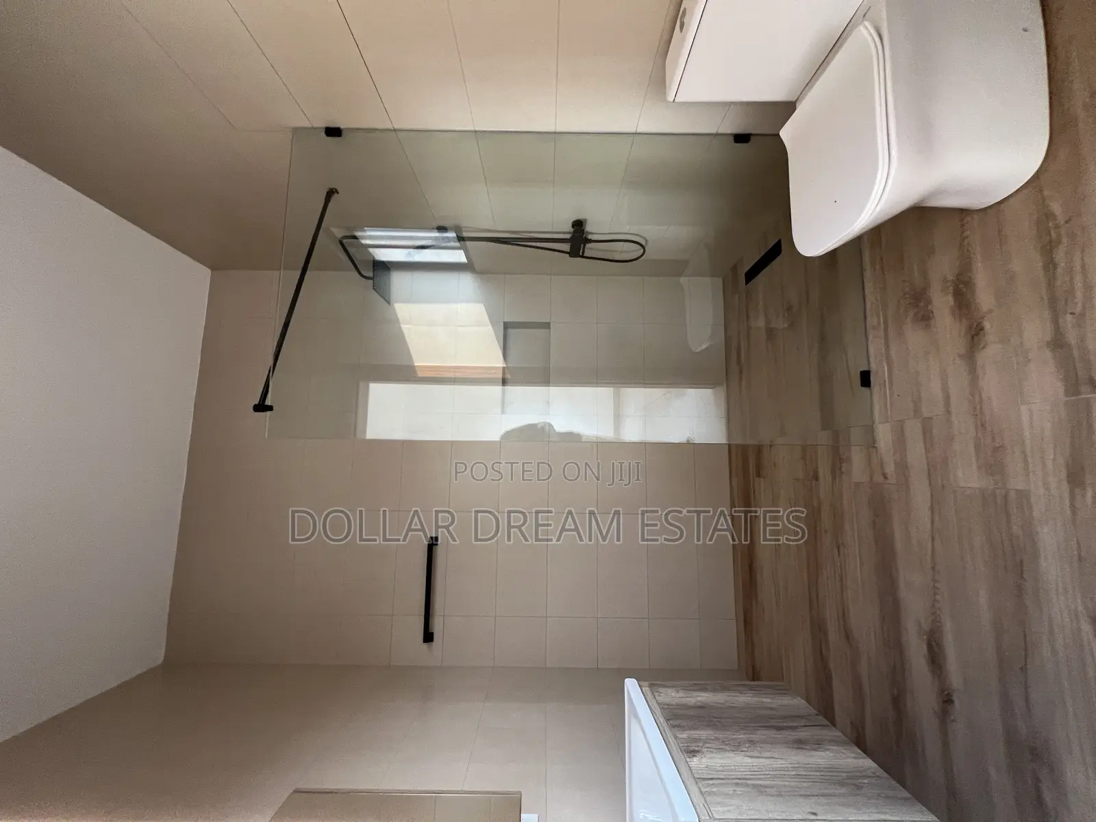 5bdrm House in North Legon for sale