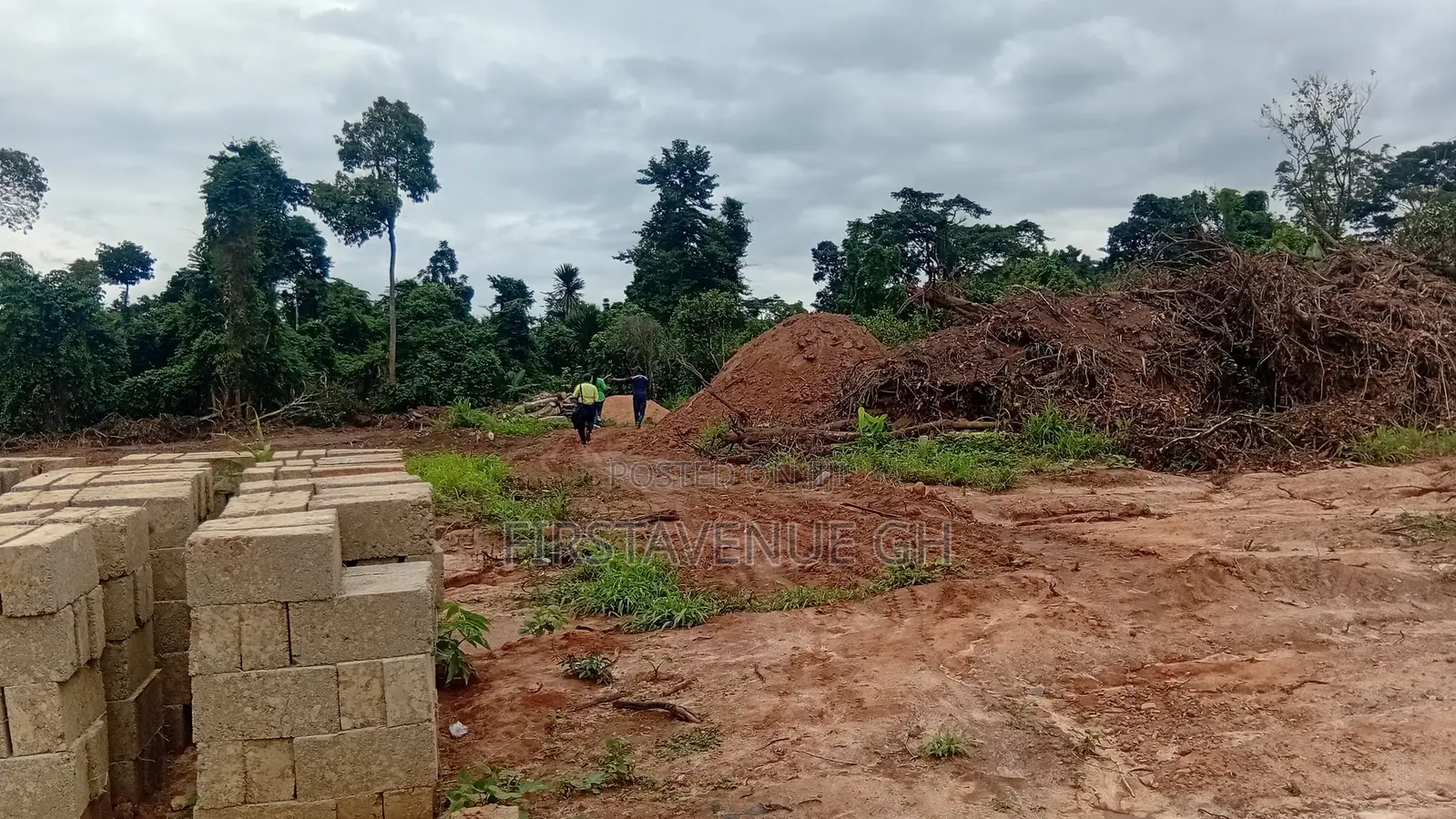 Plots of Land for Residence/Farmland