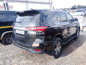 Toyota Fortuner 2018 Black