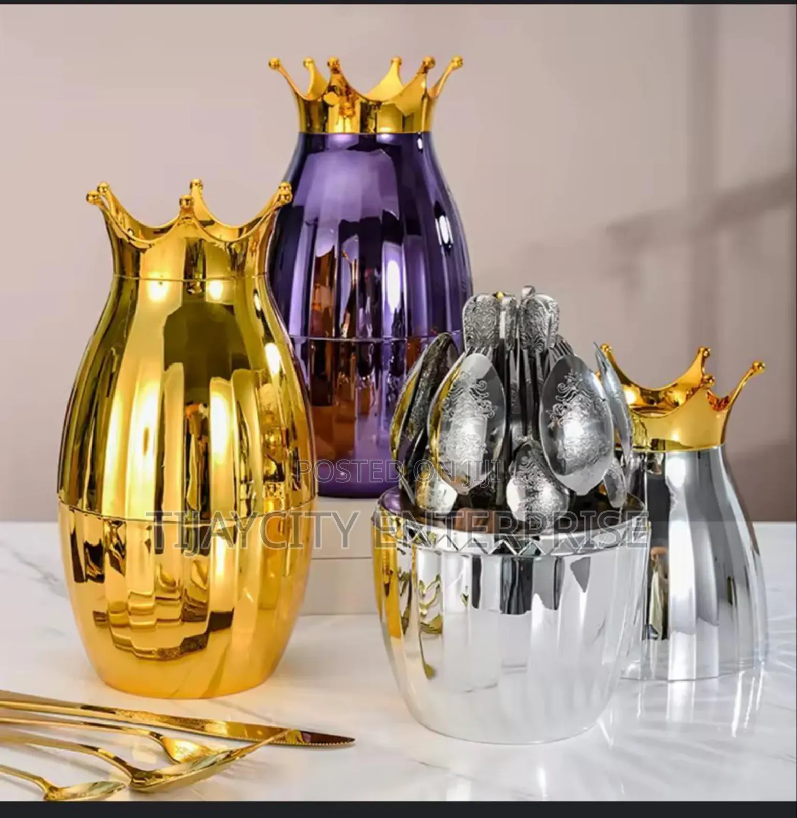 Crown Cutlery Set