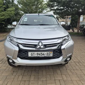 Mitsubishi Montero Sport 2018 Silver