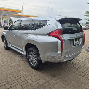 Mitsubishi Montero Sport 2018 Silver