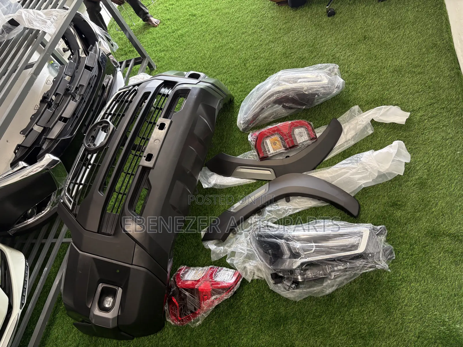 Toyota Hilux Facelift Upgrade Body Kits Available