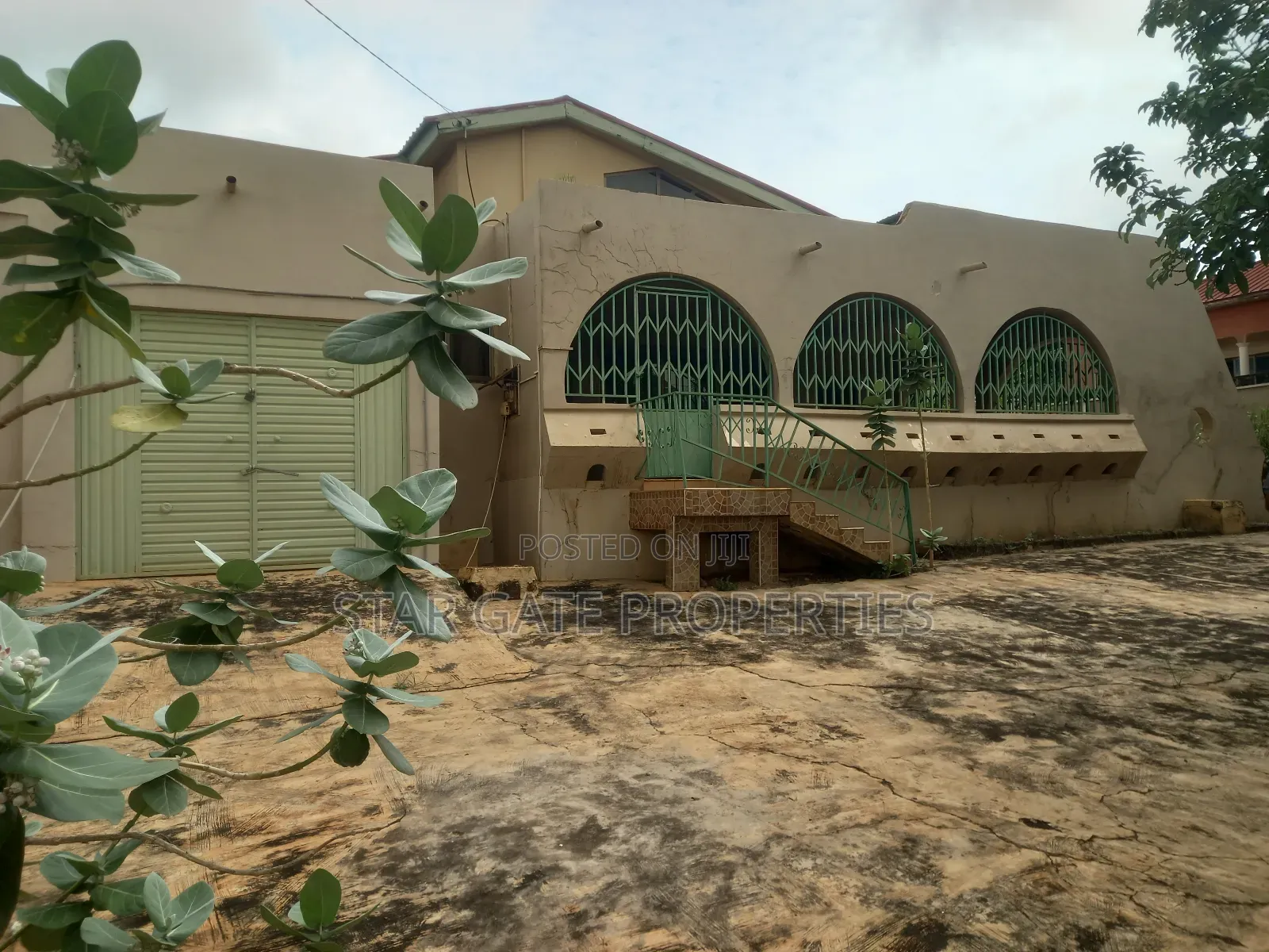6bdrm House in 6 Bedrooms House For, Kumasi Metropolitan for sale