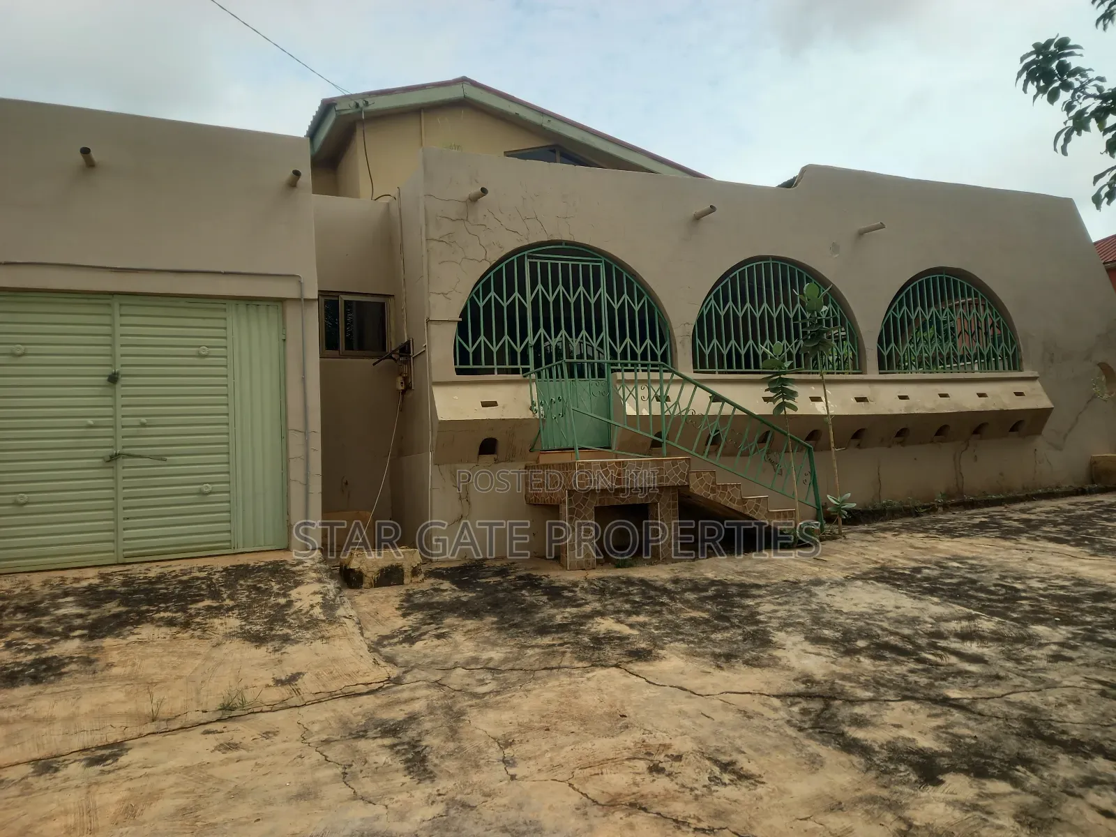 6bdrm House in 6 Bedrooms House For, Kumasi Metropolitan for sale