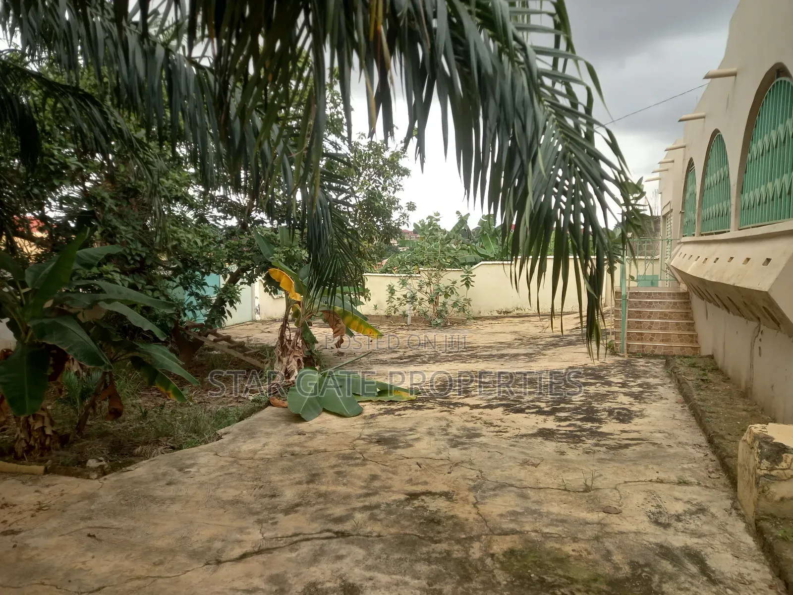 6bdrm House in 6 Bedrooms House For, Kumasi Metropolitan for sale